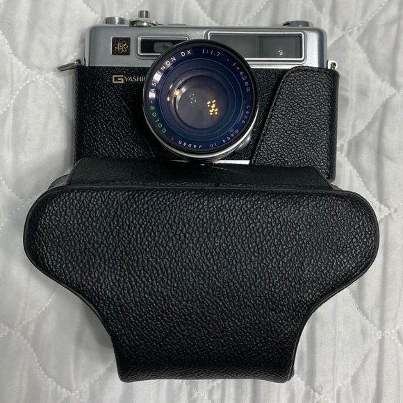 Yashica Camera with Case - Picture 11 of 12